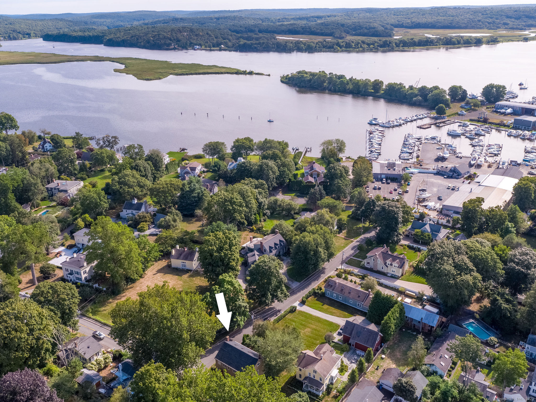 11 North Main Street Essex CT 06426