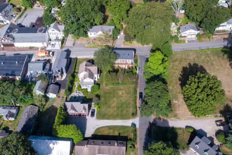 11 North Main Street Essex CT 06426