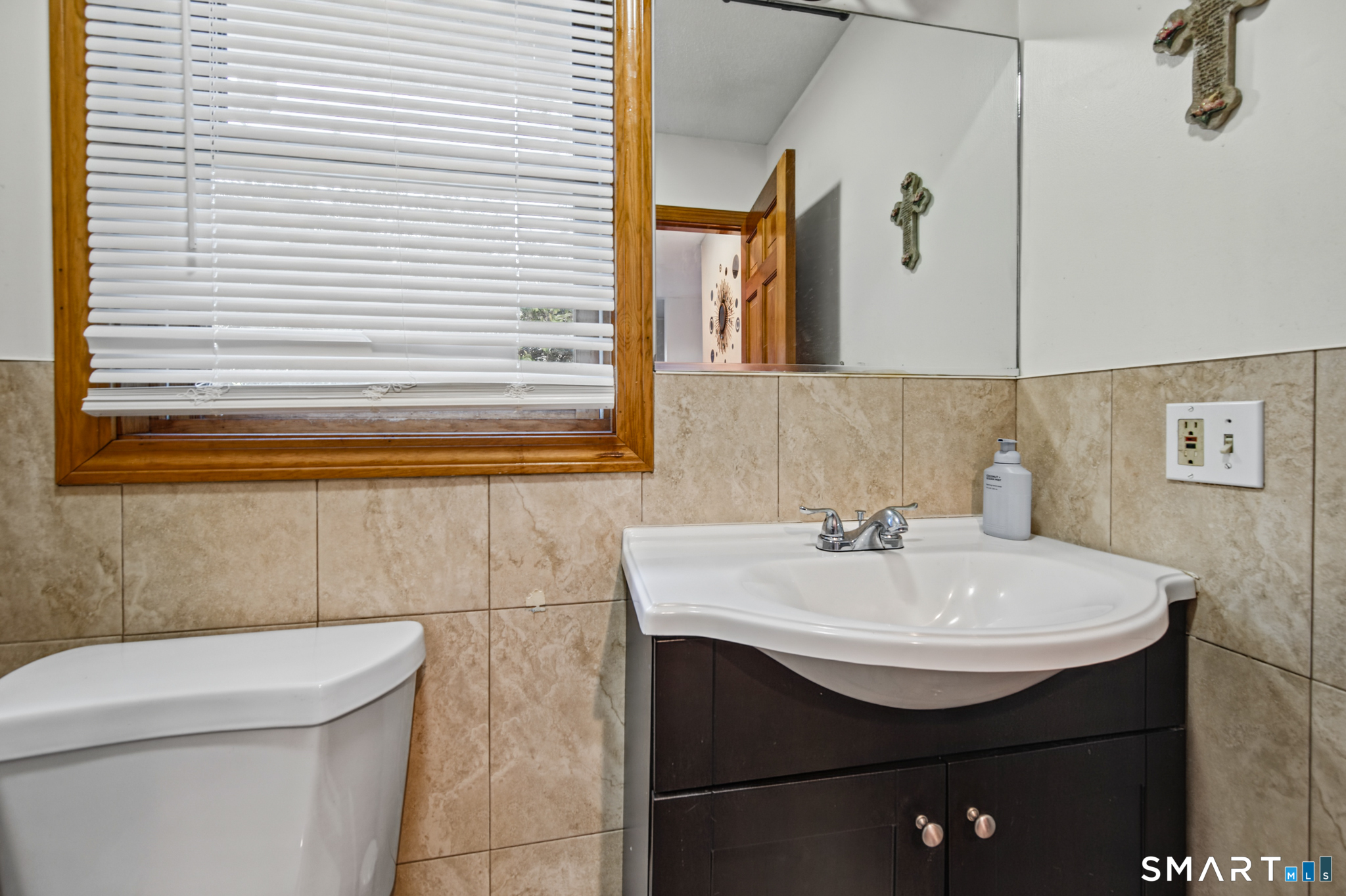 22 Running Brook Road Waterbury CT 06704