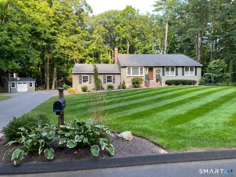 26 Minister Brook Drive Simsbury CT 06070