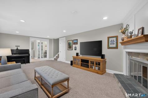 26 Minister Brook Drive Simsbury CT 06070