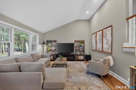 26 Minister Brook Drive Simsbury CT 06070