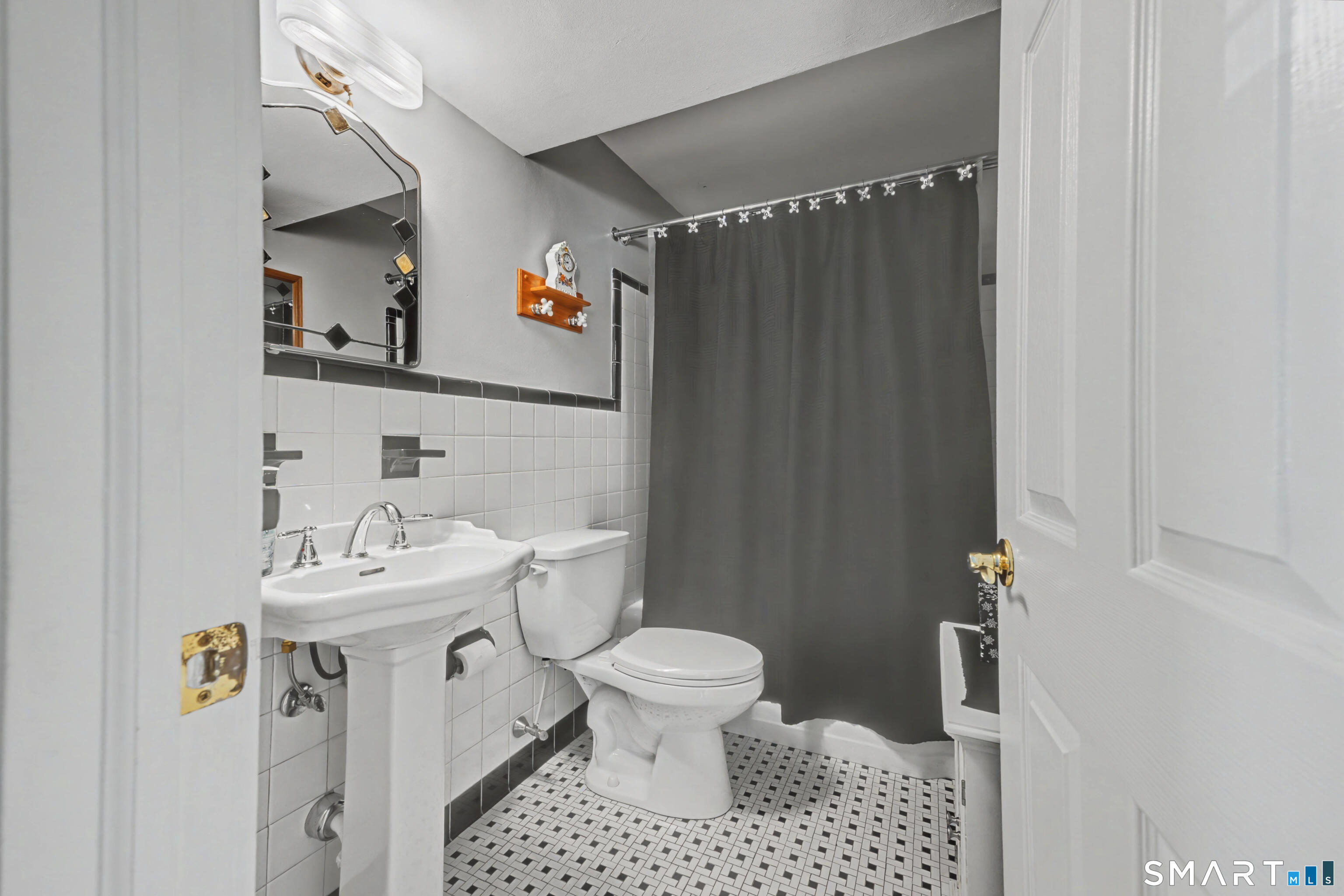 101 Pool Road North Haven CT 06473