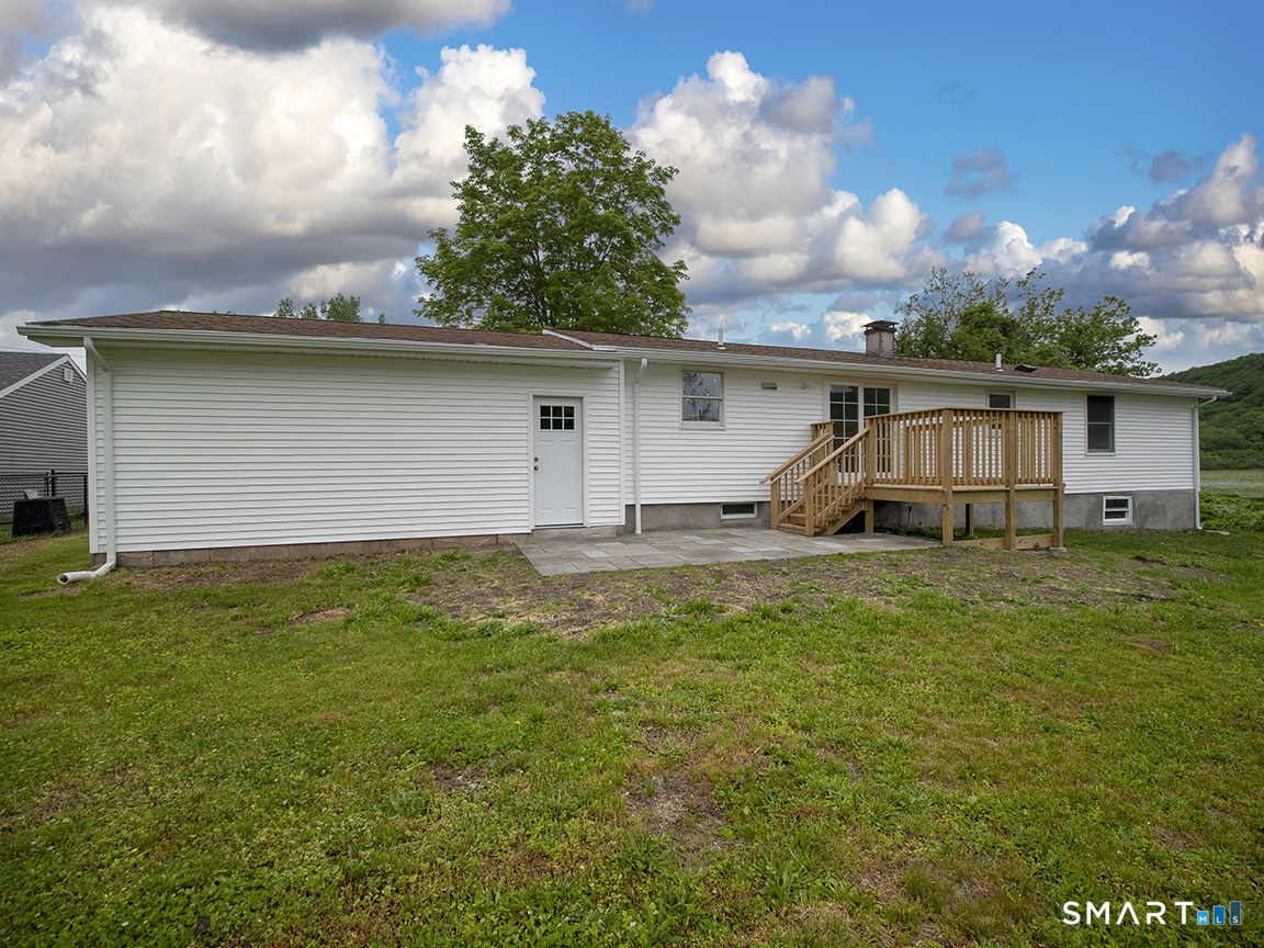 6 Warren Road Woodbridge CT 06525
