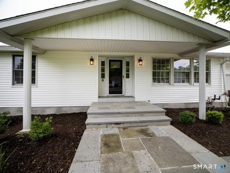 6 Warren Road Woodbridge CT 06525