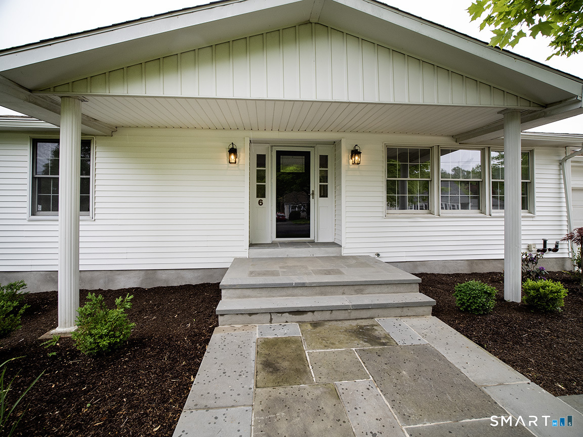 6 Warren Road Woodbridge CT 06525