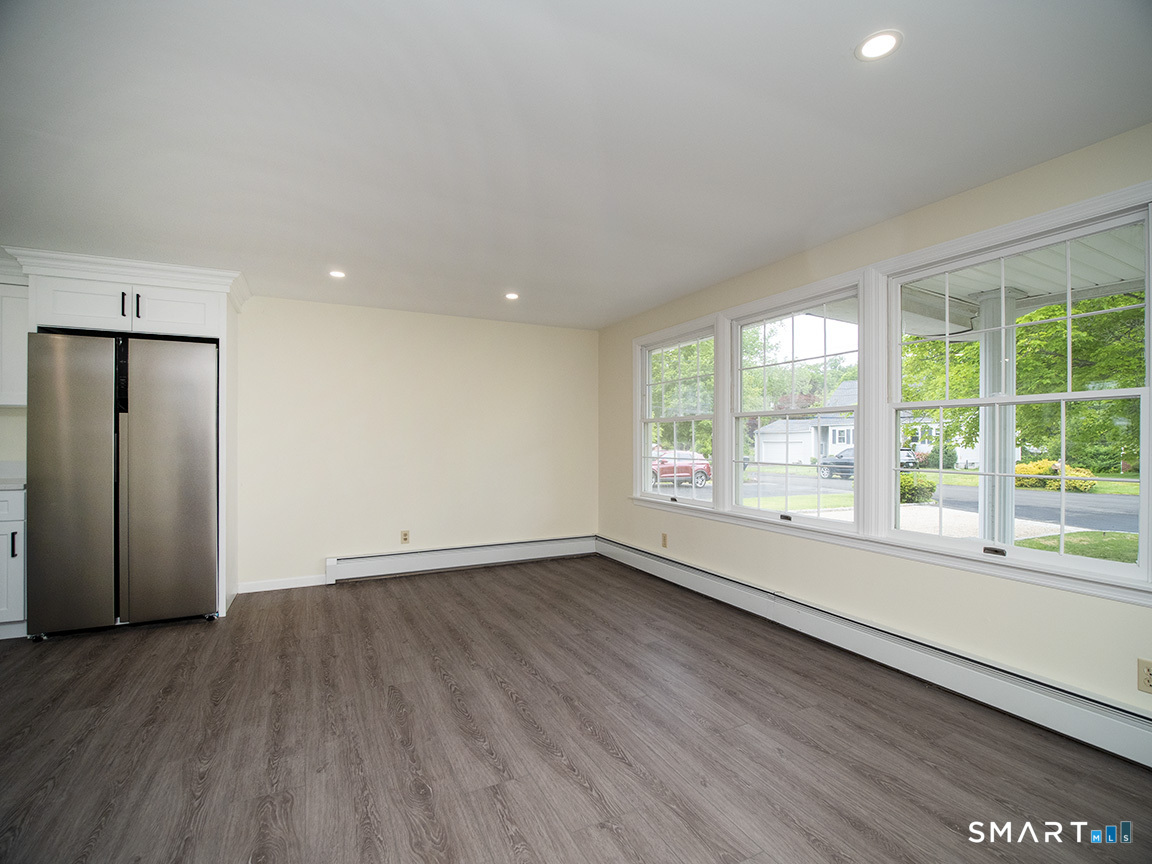 6 Warren Road Woodbridge CT 06525