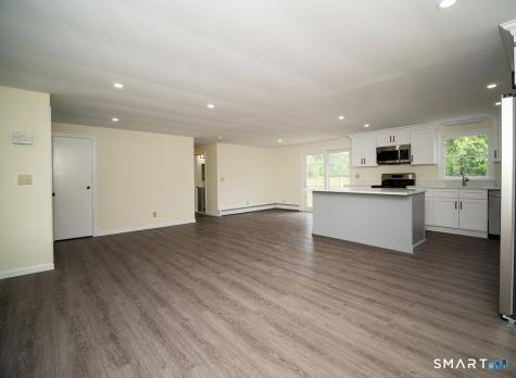 6 Warren Road Woodbridge CT 06525