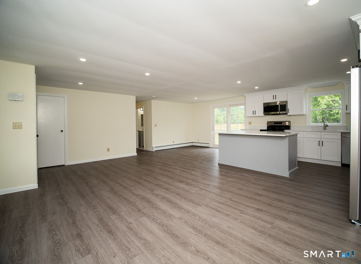 6 Warren Road Woodbridge CT 06525