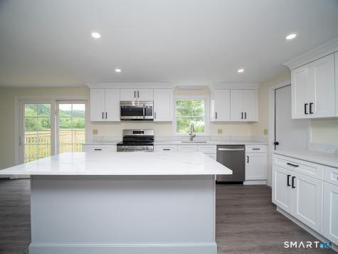 6 Warren Road Woodbridge CT 06525