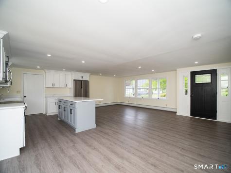6 Warren Road Woodbridge CT 06525
