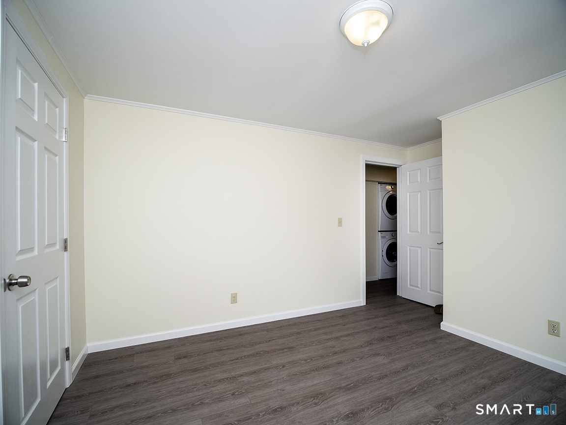 6 Warren Road Woodbridge CT 06525