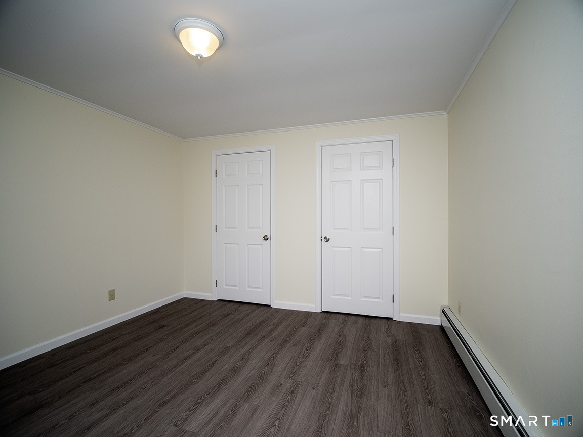 6 Warren Road Woodbridge CT 06525