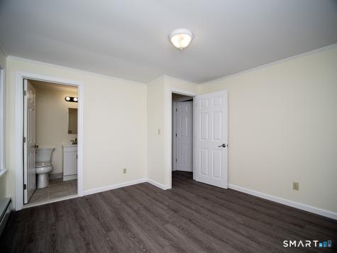 6 Warren Road Woodbridge CT 06525