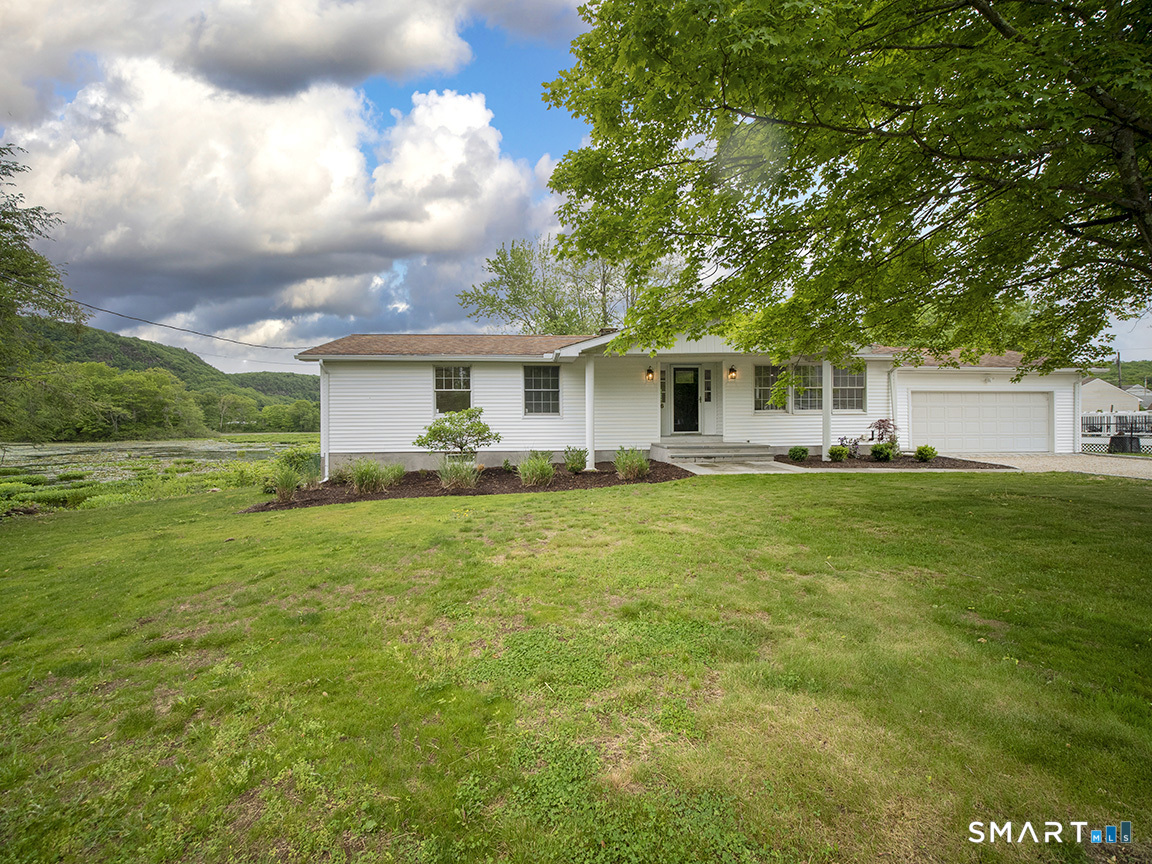 6 Warren Road Woodbridge CT 06525