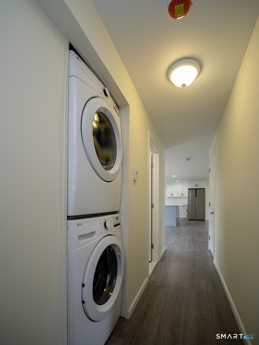 6 Warren Road Woodbridge CT 06525