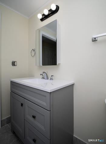6 Warren Road Woodbridge CT 06525
