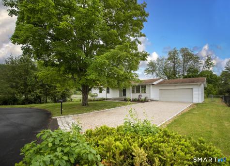 6 Warren Road Woodbridge CT 06525