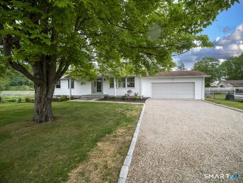 6 Warren Road Woodbridge CT 06525