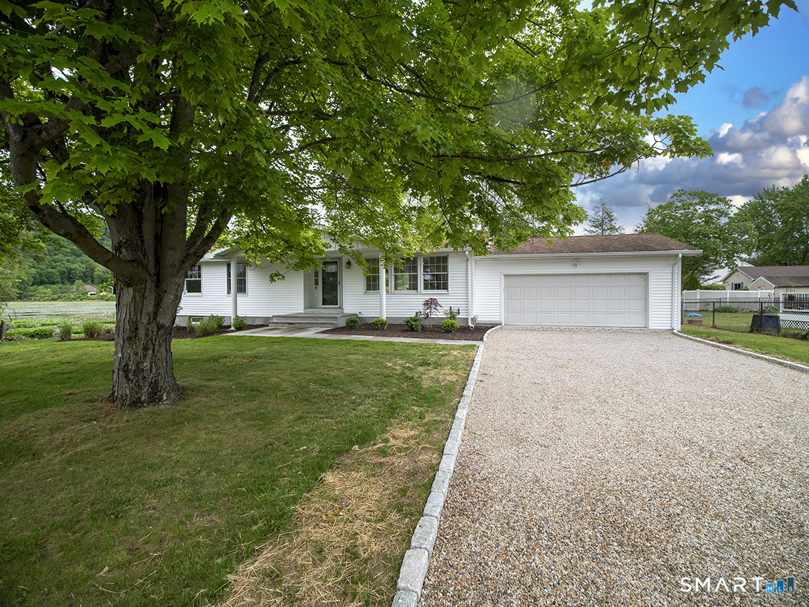6 Warren Road Woodbridge CT 06525