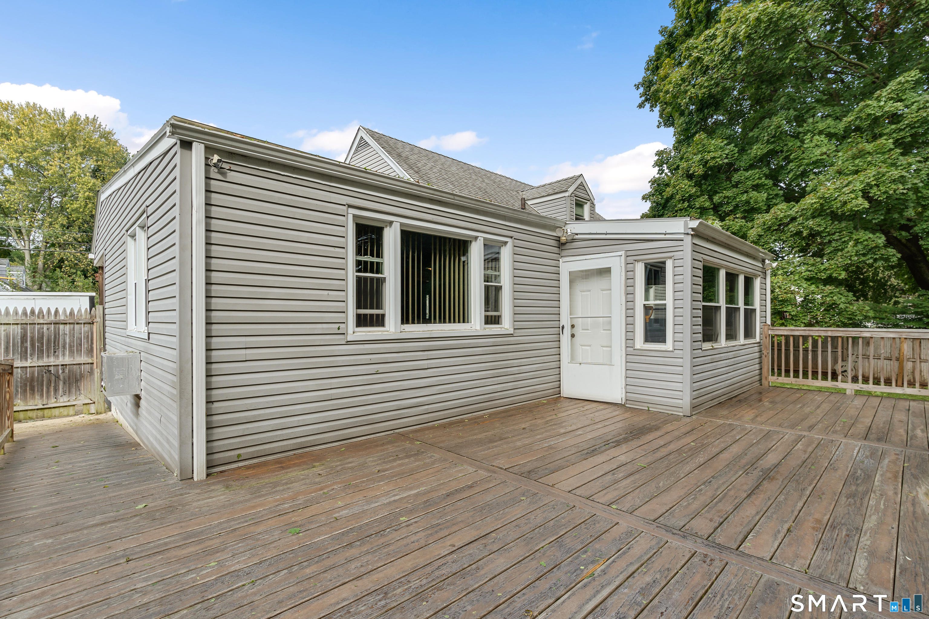 25 White Drive Hamden CT 06514