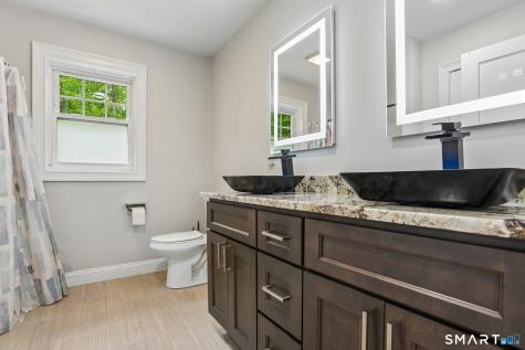 25 Spring Rock Road East Lyme CT 06333
