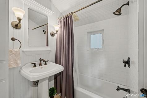 8 Sunset Trail New Fairfield CT 06812