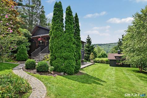 8 Sunset Trail New Fairfield CT 06812