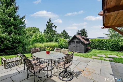 8 Sunset Trail New Fairfield CT 06812