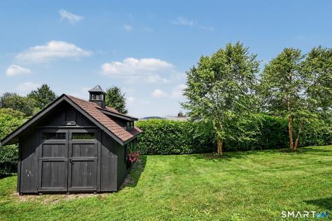 8 Sunset Trail New Fairfield CT 06812
