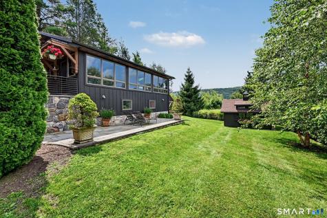 8 Sunset Trail New Fairfield CT 06812
