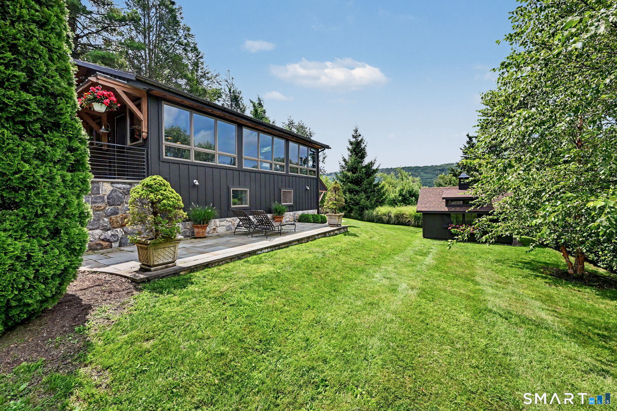 8 Sunset Trail New Fairfield CT 06812