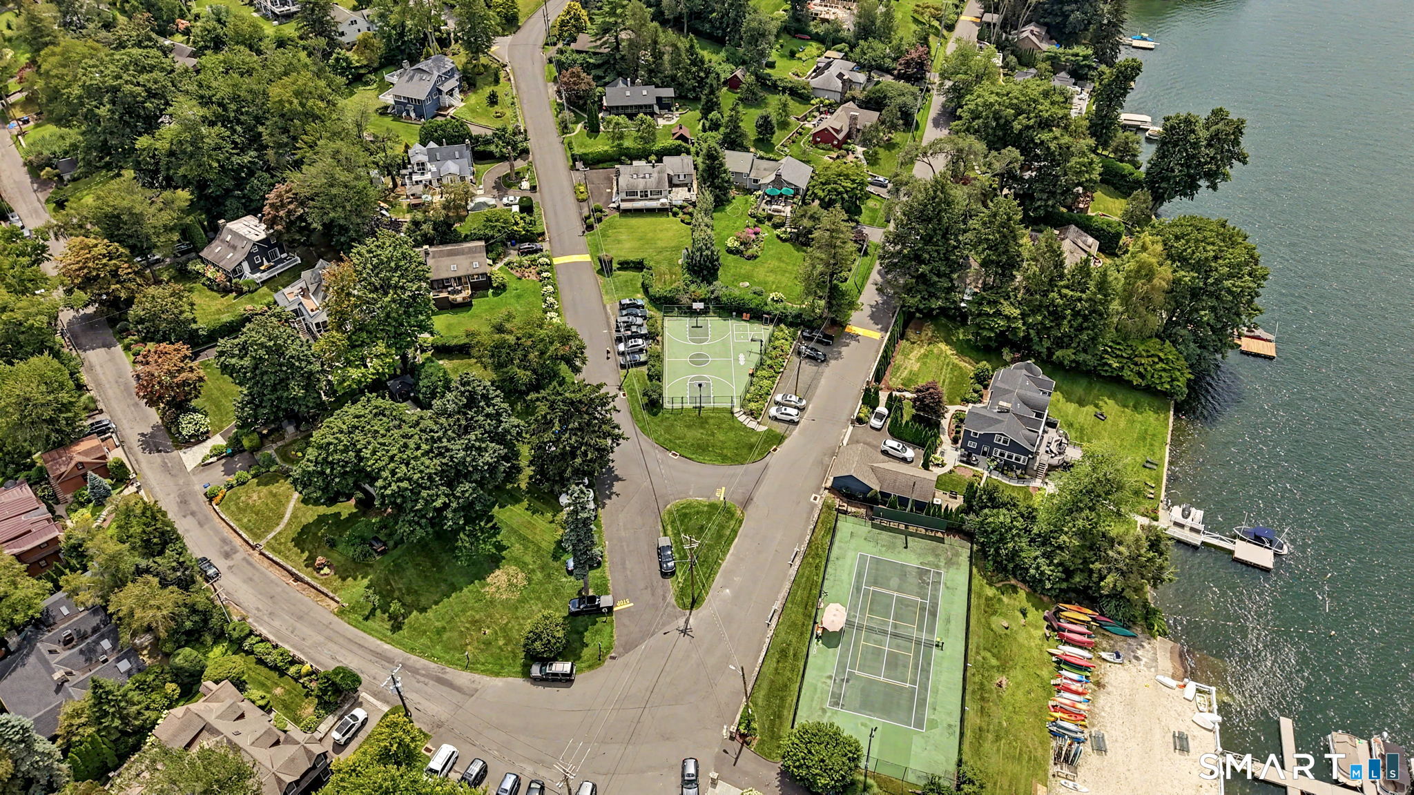 8 Sunset Trail New Fairfield CT 06812