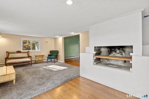 19 Latimer Lane Simsbury CT 06070