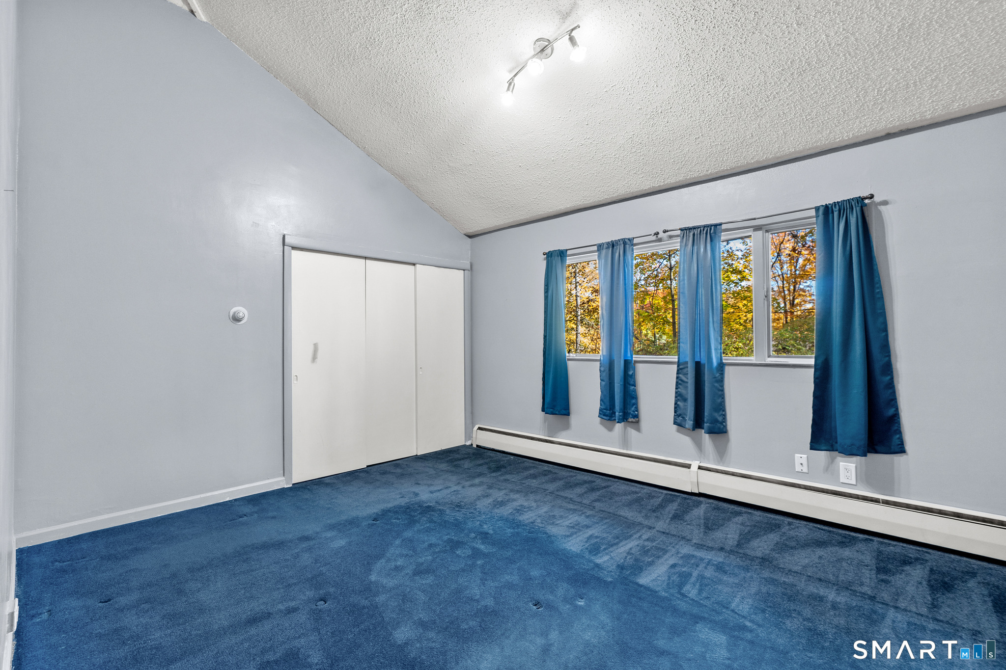 19 Latimer Lane Simsbury CT 06070