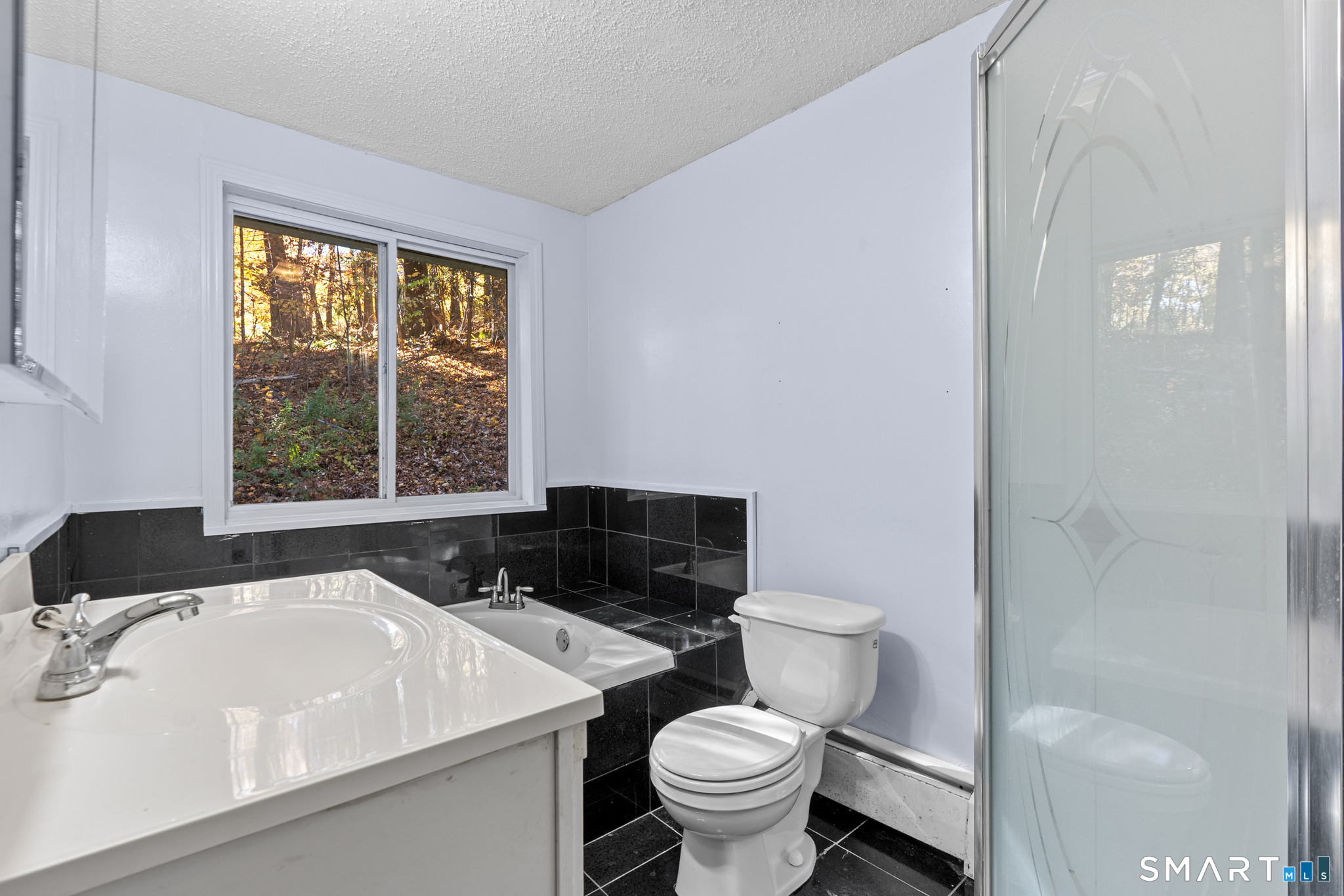 19 Latimer Lane Simsbury CT 06070