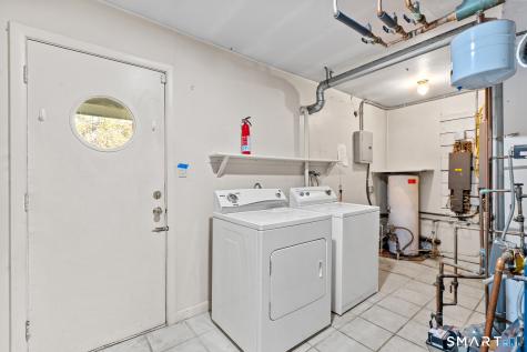 19 Latimer Lane Simsbury CT 06070