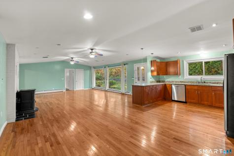 19 Latimer Lane Simsbury CT 06070