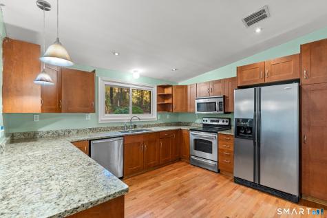 19 Latimer Lane Simsbury CT 06070
