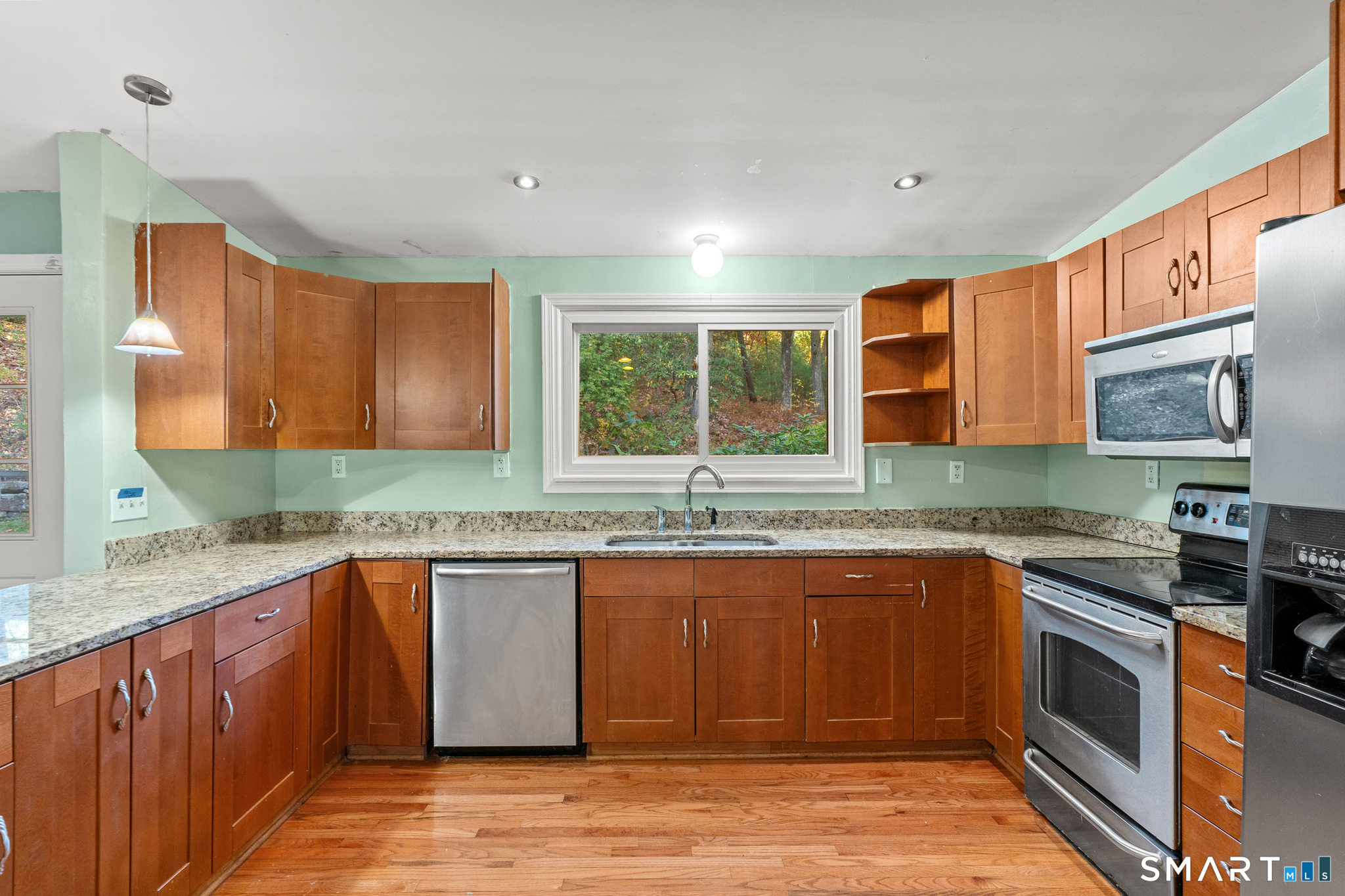 19 Latimer Lane Simsbury CT 06070