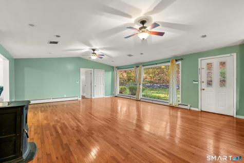 19 Latimer Lane Simsbury CT 06070