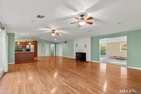 19 Latimer Lane Simsbury CT 06070