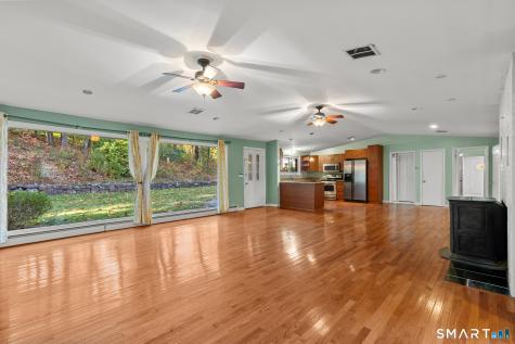 19 Latimer Lane Simsbury CT 06070