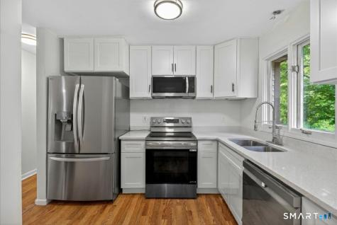492 Long Hill Road Middletown CT 06457
