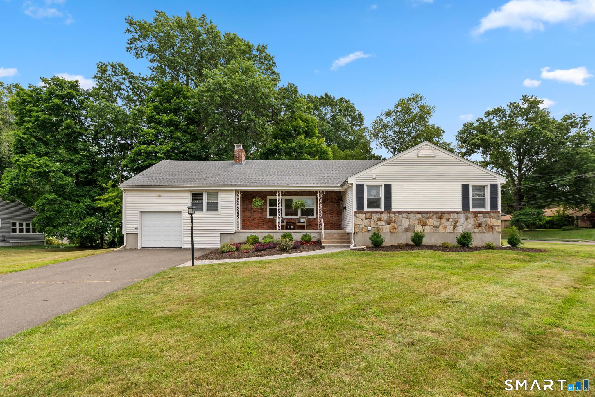 2 Old Field Road West Hartford CT 06117
