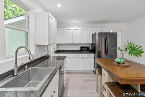 2 Old Field Road West Hartford CT 06117