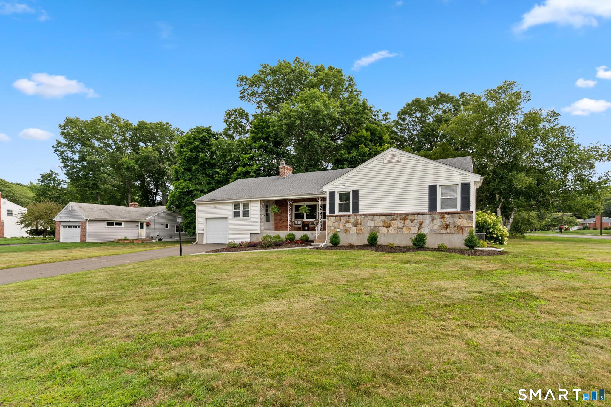 2 Old Field Road West Hartford CT 06117