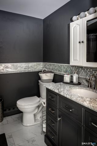8 Old Towantic Hill Road Oxford CT 06478