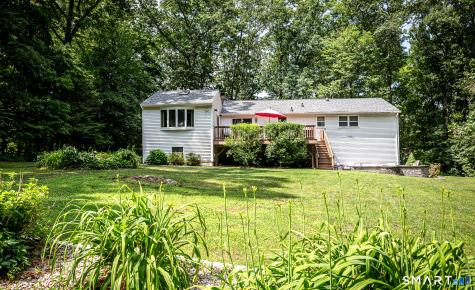 8 Old Towantic Hill Road Oxford CT 06478