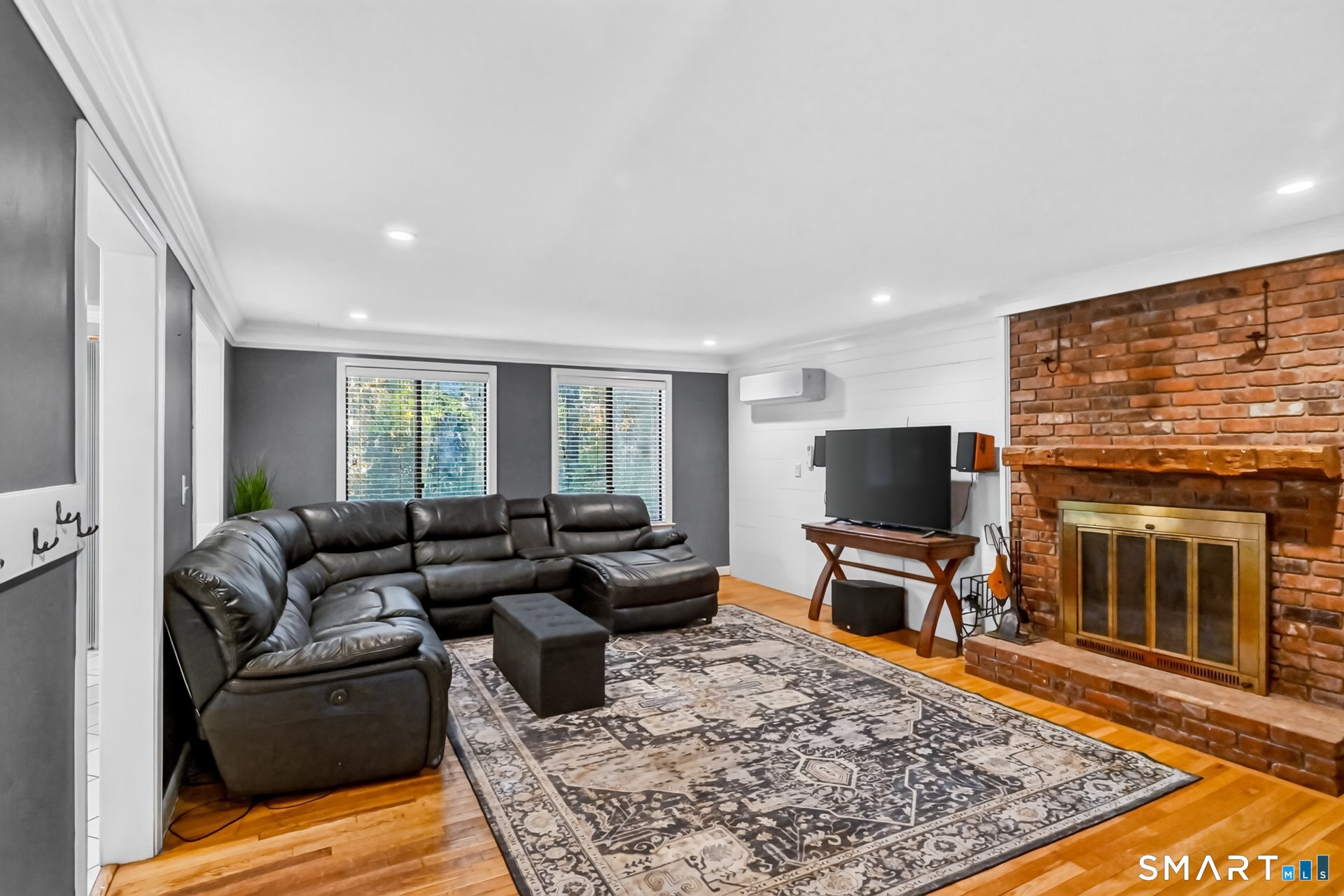 6 Fawnbrook Lane Simsbury CT 06070